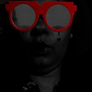 Meet your Posher, Kelli